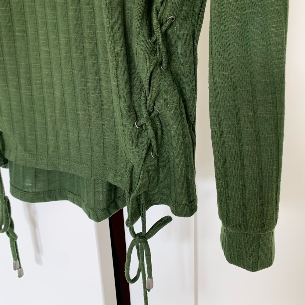 Green Sweater - Picture 2 of 4